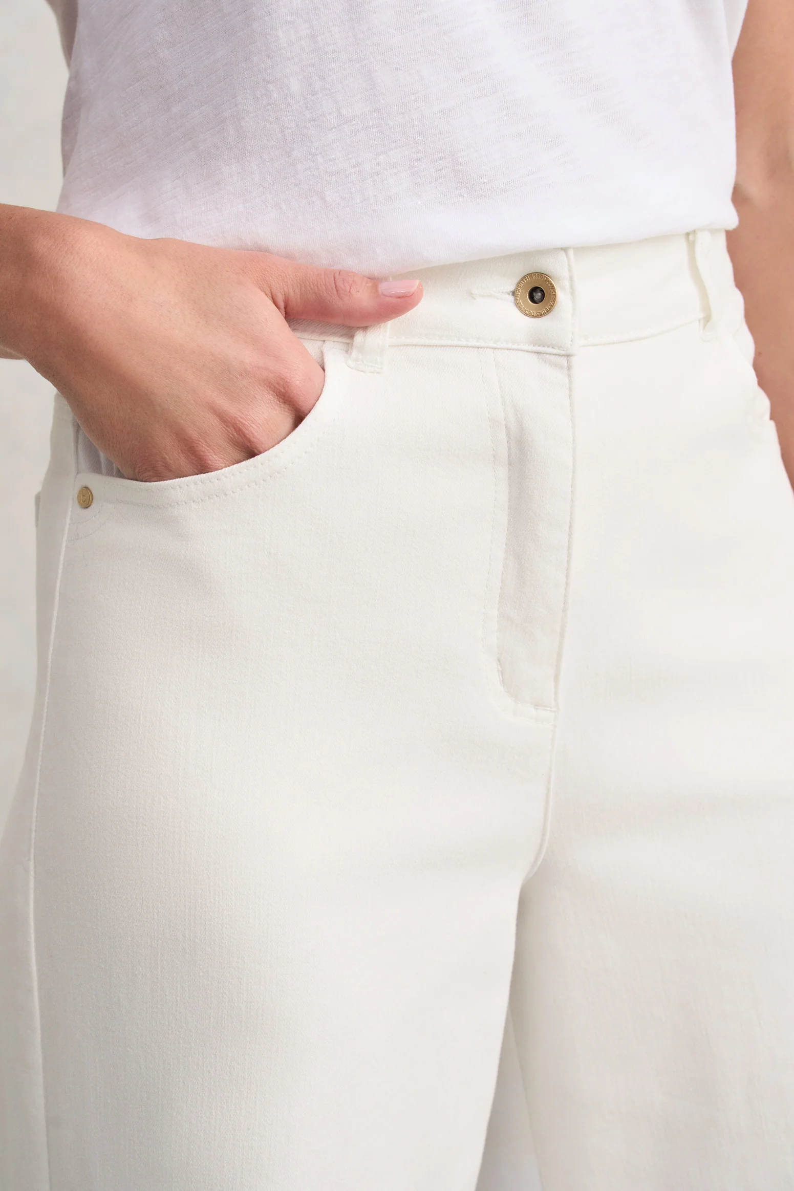 The Classique Wide Leg Jeans - Winter White - Image 3